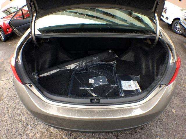 2017 Toyota Corolla SE 4dr Sedan CVT